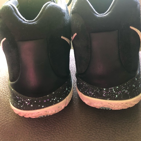 Kyrie 4 - Picture 4 of 5